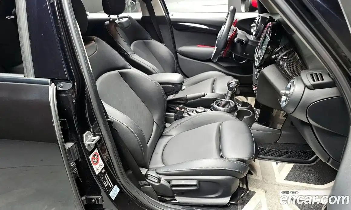 Mini Cooper 2017 2.0 гидро в Москве № 499137, фото 10