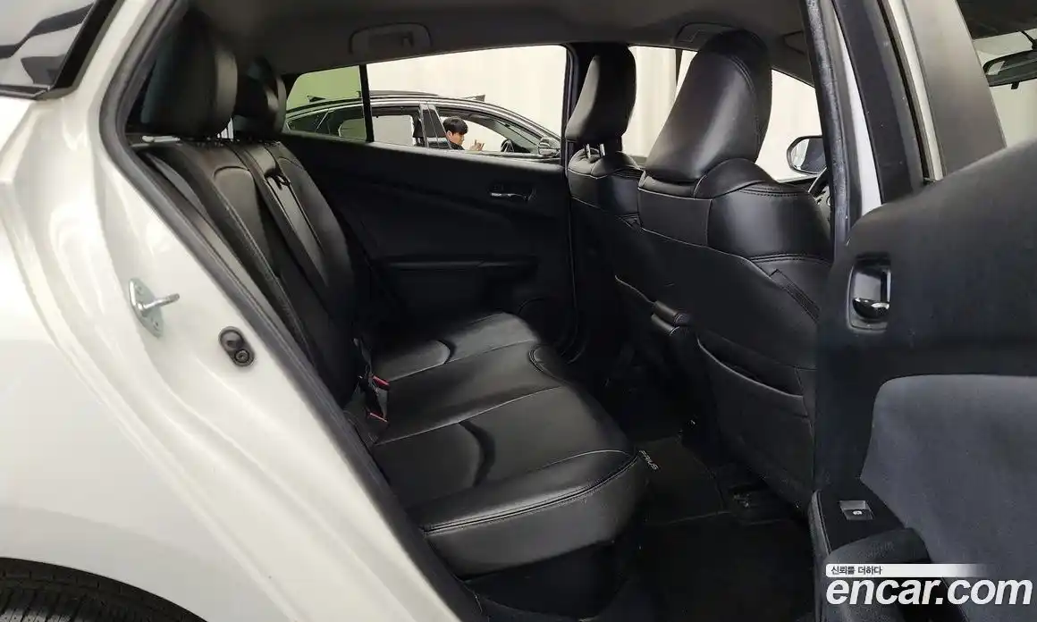 Toyota Prius 2017 1.8 гидро в Москве № 524724, фото 12