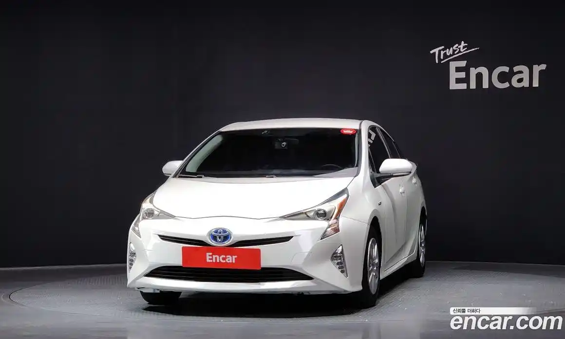 Toyota Prius 2017 1.8 гидро в Москве № 524724, фото 3
