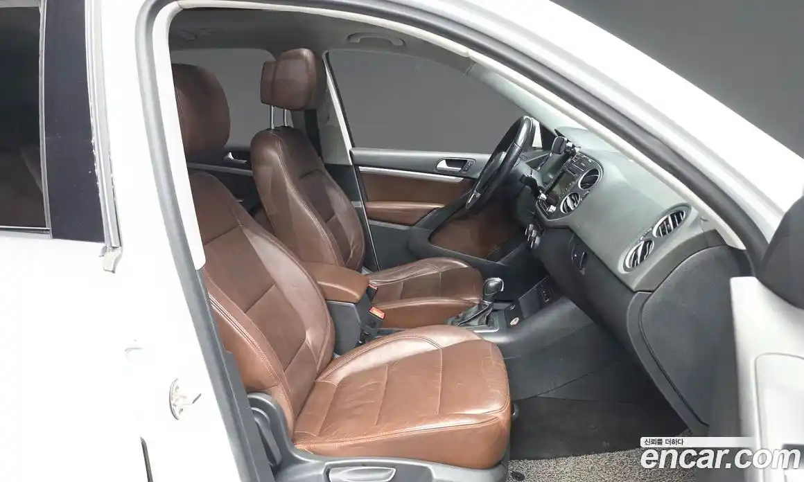 Volkswagen Tiguan 2016 2.0 гидро в Москве № 533470, фото 11