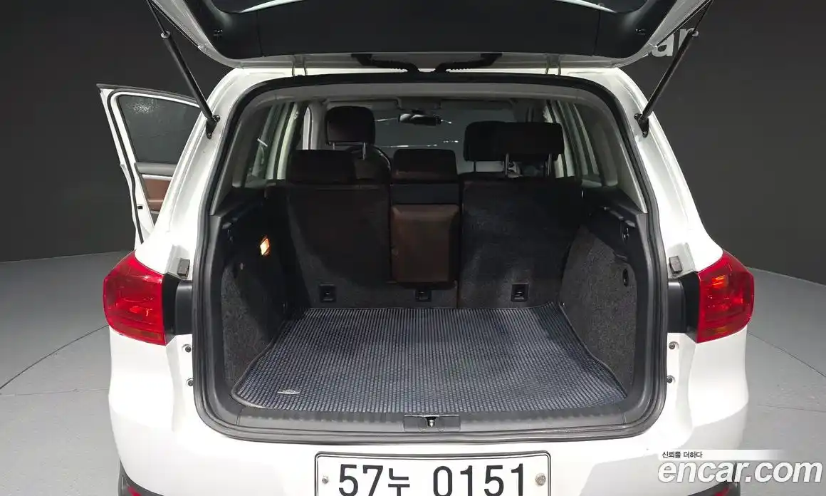 Volkswagen Tiguan 2016 2.0 гидро в Москве № 533470, фото 20