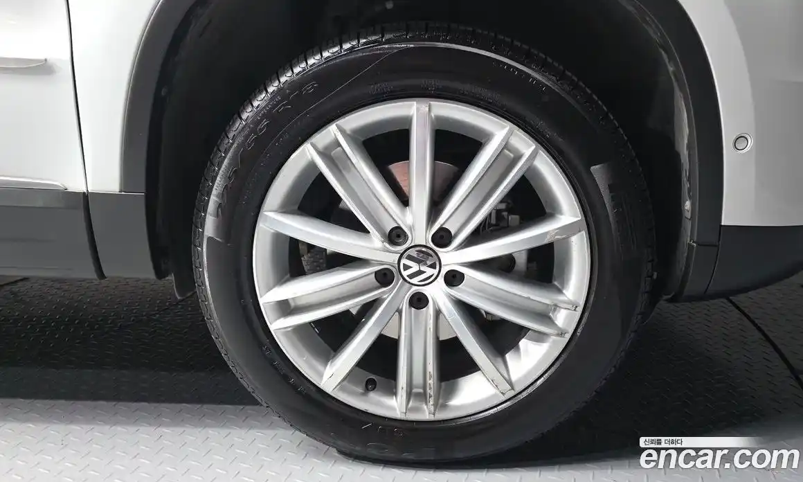Volkswagen Tiguan 2016 2.0 гидро в Москве № 533470, фото 5