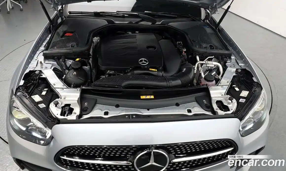 Mercedes-Benz E-Class 2022 2.0 гидро, фото 6