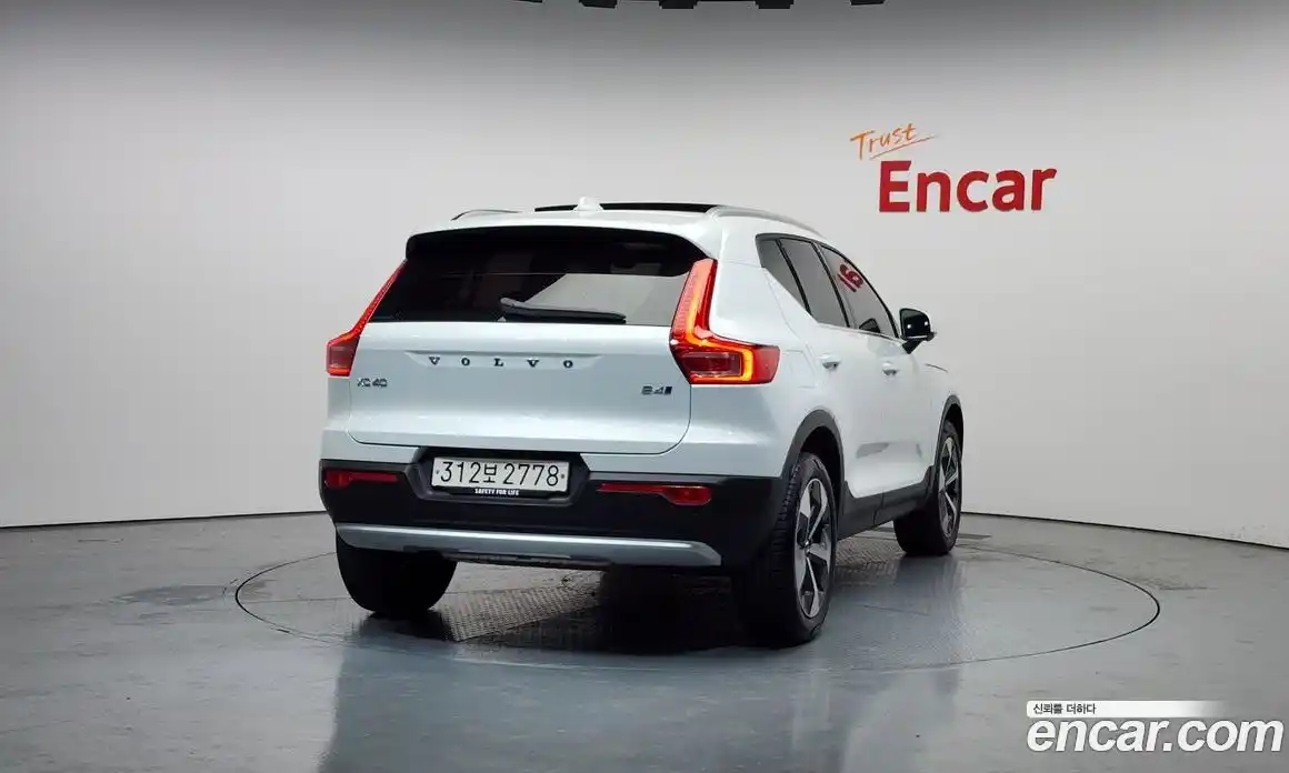 Volvo XC40 2023 2.0 гидро в Москве № 544984, фото 4
