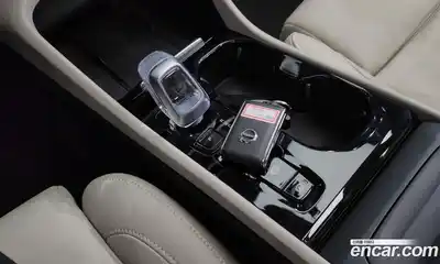 Volvo XC40 2023 2.0 гидро в Москве № 544984, миниатюра 9