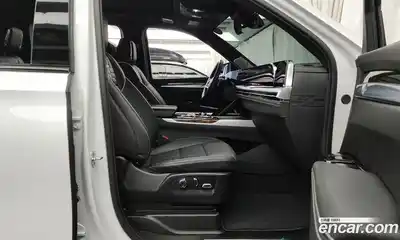 Cadillac Escalade 2025 6.2 гидро в Москве № 611542, миниатюра 11