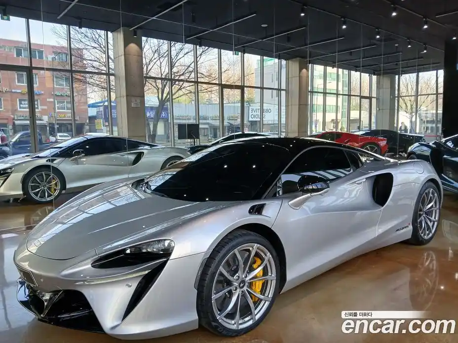 McLaren Artura 2023 3.0 гидро в Москве № 612133, фото 3