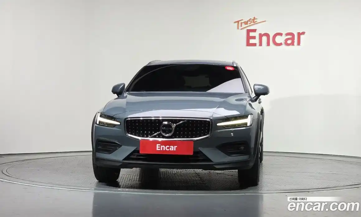 Volvo V60 2022 2.0 гидро в Москве № 724096, фото 3