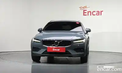 Volvo V60 2022 2.0 гидро в Москве № 724096, миниатюра 3