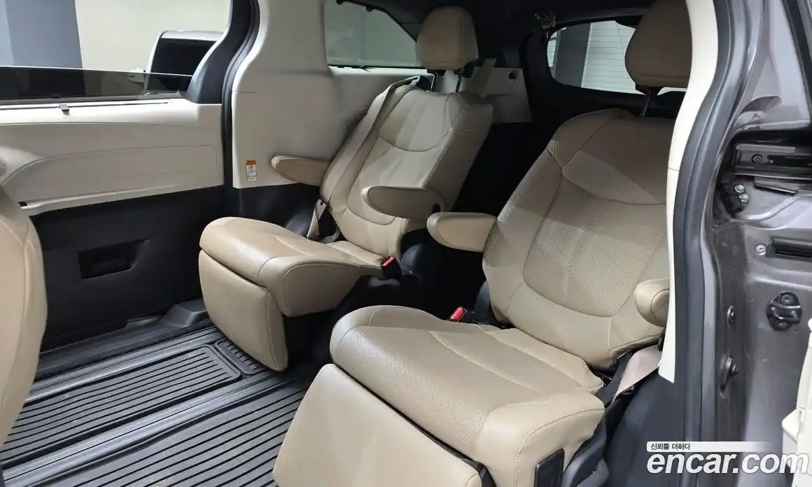 Toyota Sienna 2023 2.5 гидро в Москве № 750252, фото 11