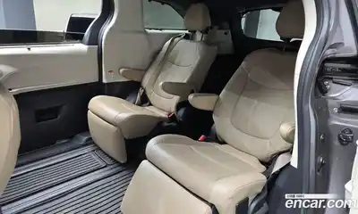 Toyota Sienna 2023 2.5 гидро в Москве № 750252, миниатюра 11