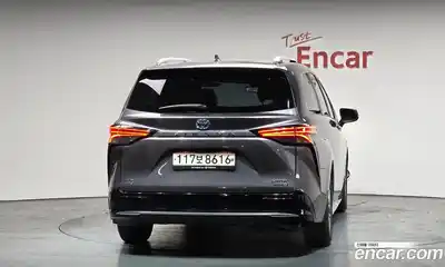 Toyota Sienna 2023 2.5 гидро в Москве № 750252, миниатюра 3