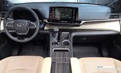 Toyota Sienna 2023 2.5 гидро в Москве № 750252, миниатюра 6