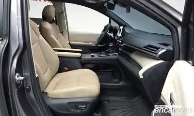 Toyota Sienna 2023 2.5 гидро в Москве № 750252, миниатюра 9