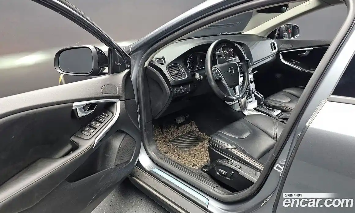 Volvo V40 2018 2.0 гидро в Москве № 971989, фото 11