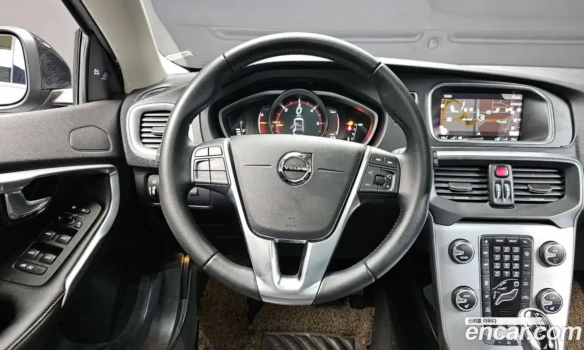 Volvo V40 2018 2.0 гидро в Москве № 971989, фото 13