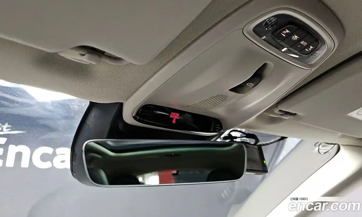 Volvo V40 2018 2.0 гидро в Москве № 971989, фото 16