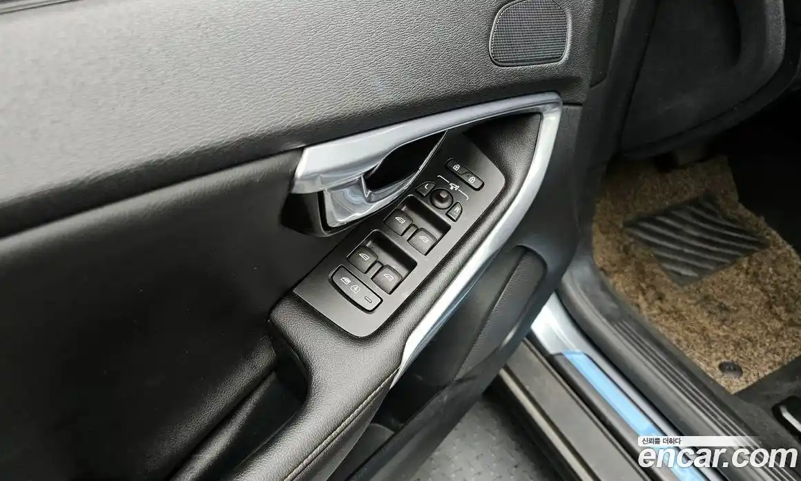 Volvo V40 2018 2.0 гидро в Москве № 971989, фото 18