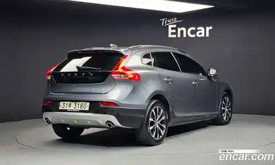 Volvo V40 2018 2.0 гидро в Москве № 971989, миниатюра 2
