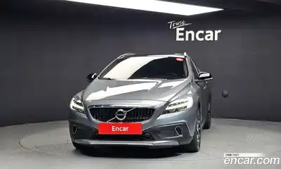 Volvo V40 2018 2.0 гидро в Москве № 971989, миниатюра 3
