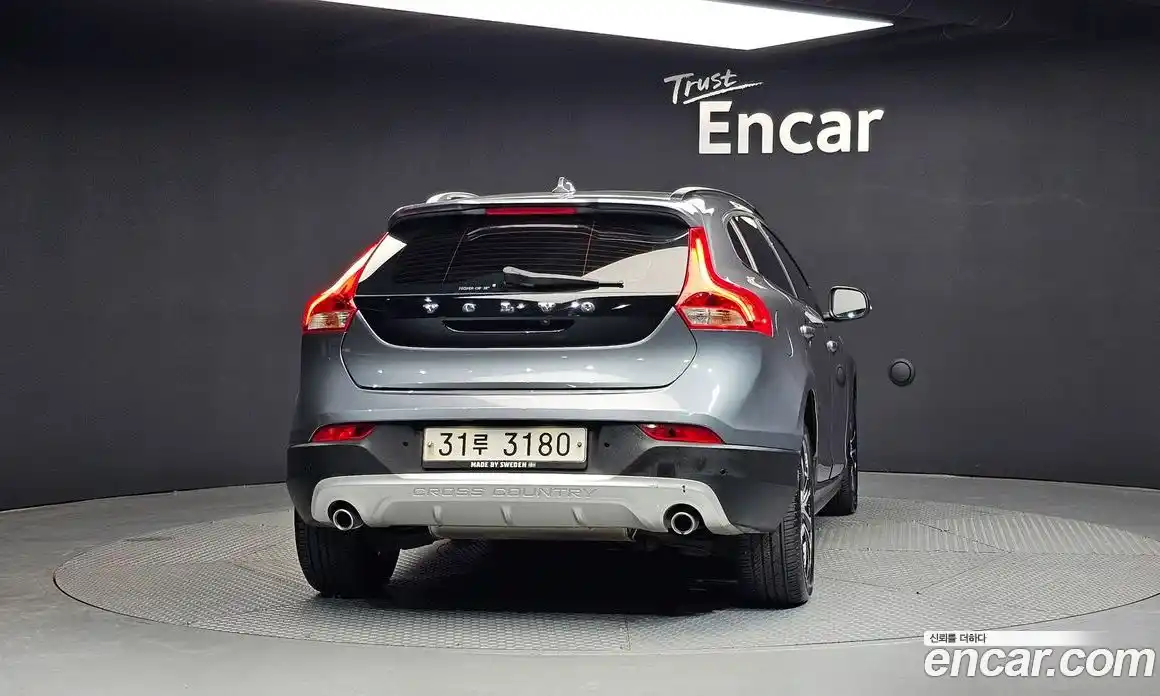 Volvo V40 2018 2.0 гидро в Москве № 971989, фото 4