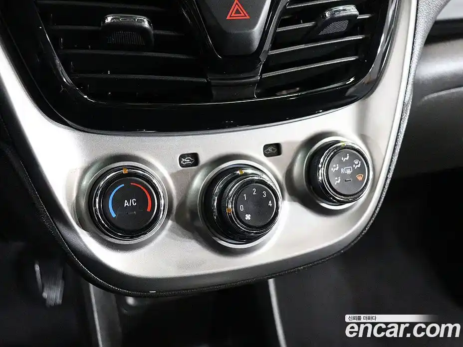 Chevrolet Spark 2016 1.0 Автомат в Москве № 975042, фото 15