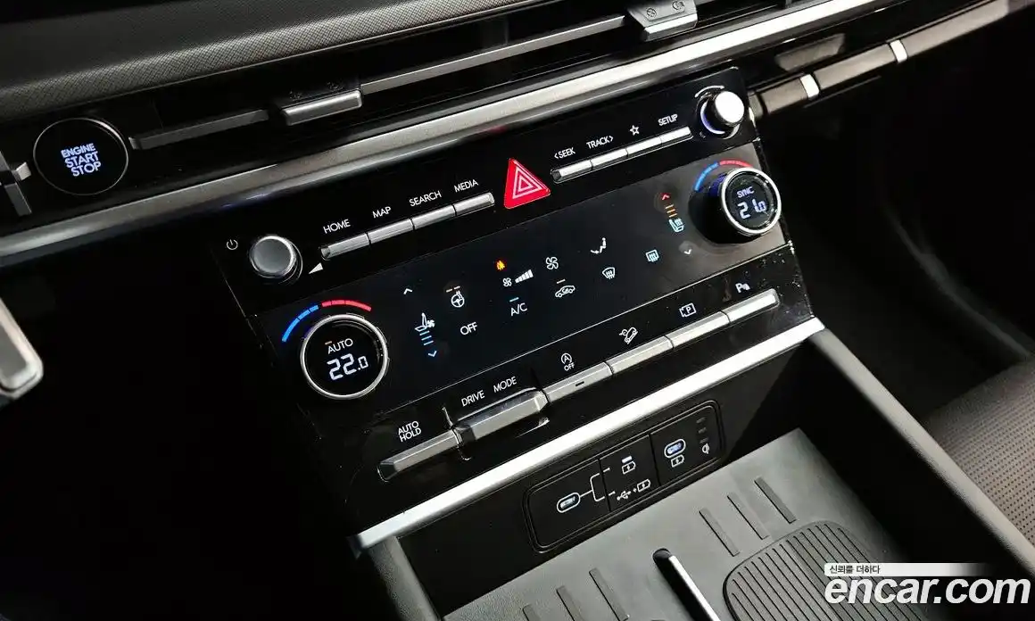 Hyundai Santa Fe 2024 2.5 Автомат в Москве № 1000599, фото 17