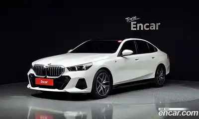 BMW 5-Series, 2025