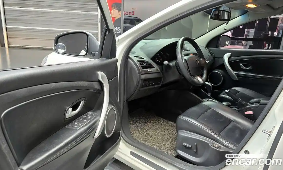 Renault SM3 2010 1.6 гидро в Москве № 1013236, фото 11