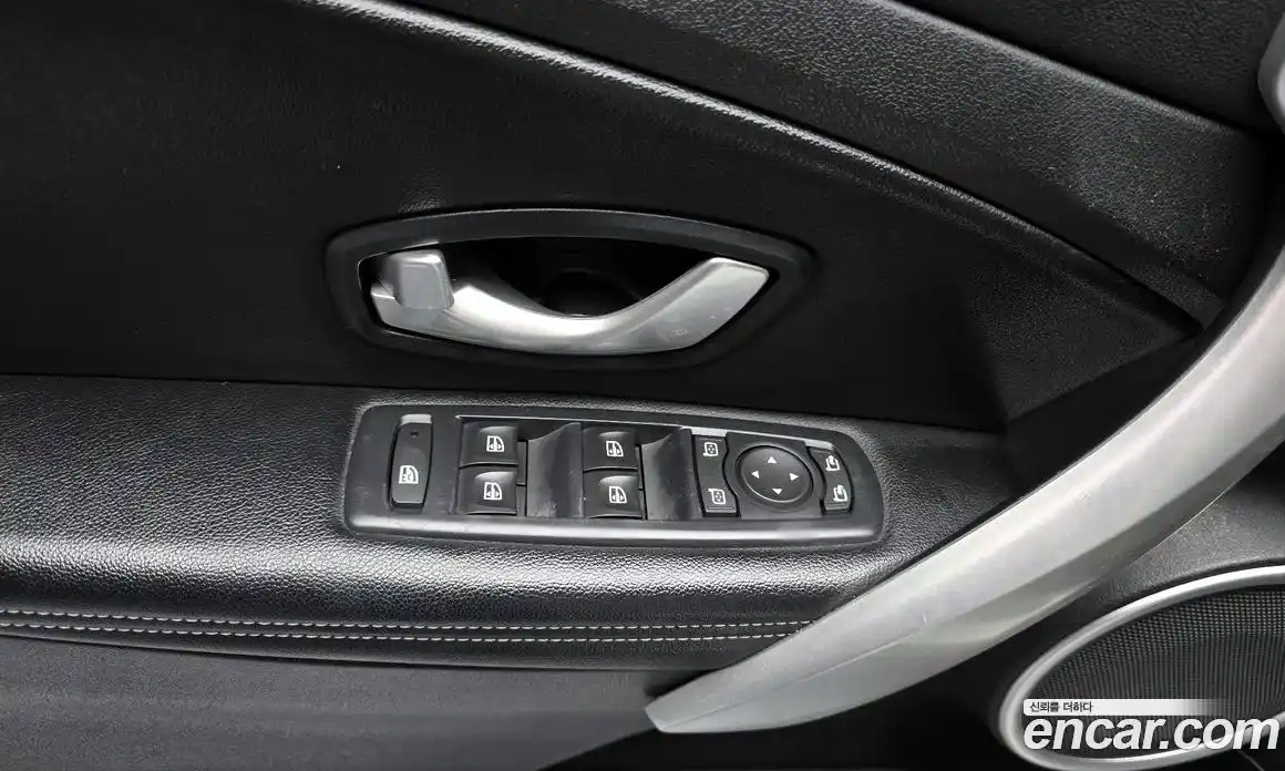 Renault SM3 2010 1.6 гидро в Москве № 1013236, фото 16