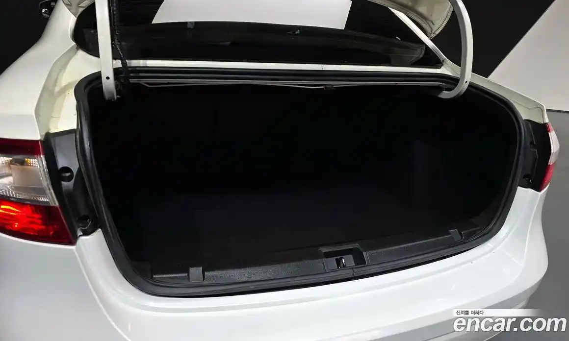 Renault SM3 2010 1.6 гидро в Москве № 1013236, фото 20