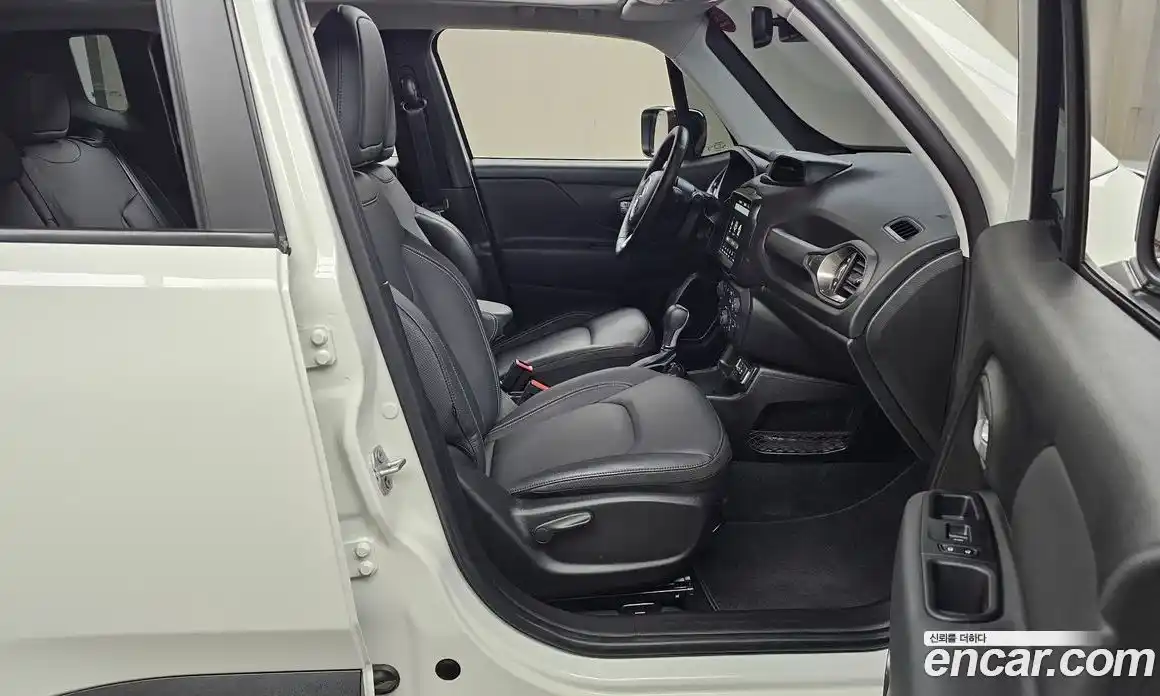 Jeep Renegade 2023 1.3 гидро в Москве № 1014830, фото 11