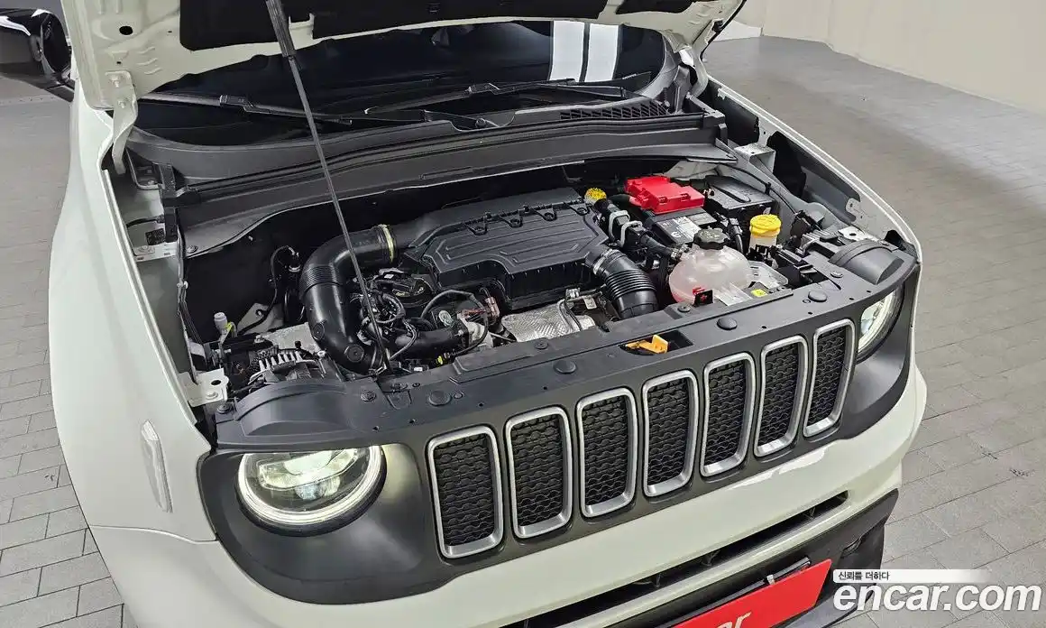 Jeep Renegade 2023 1.3 гидро в Москве № 1014830, фото 6