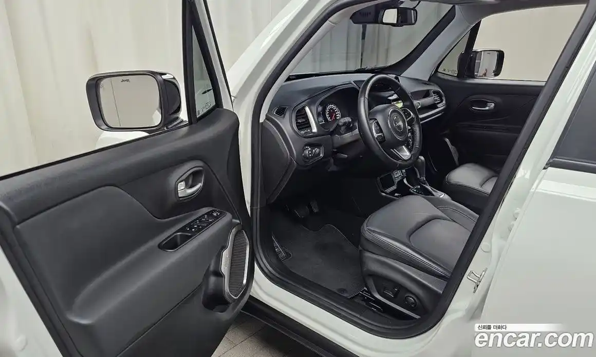 Jeep Renegade 2023 1.3 гидро в Москве № 1014830, фото 10