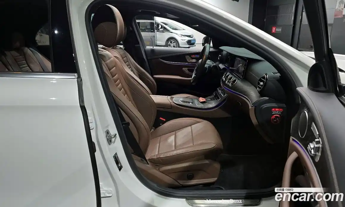 Mercedes-Benz E-Class 2023 2.0 гидро в Москве, фото 11