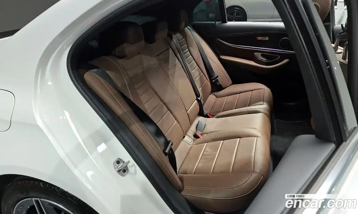 Mercedes-Benz E-Class 2023 2.0 гидро в Москве, фото 12