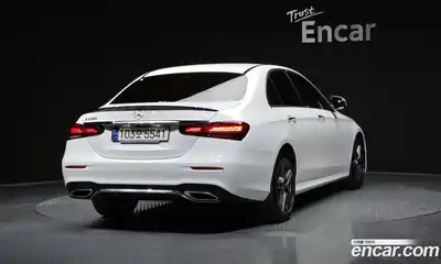 Mercedes-Benz E-Class 2023 2.0 гидро в Москве, миниатюра 2