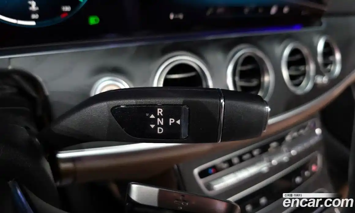 Mercedes-Benz E-Class 2023 2.0 гидро в Москве, фото 9