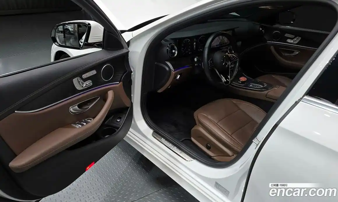 Mercedes-Benz E-Class 2023 2.0 гидро в Москве, фото 10