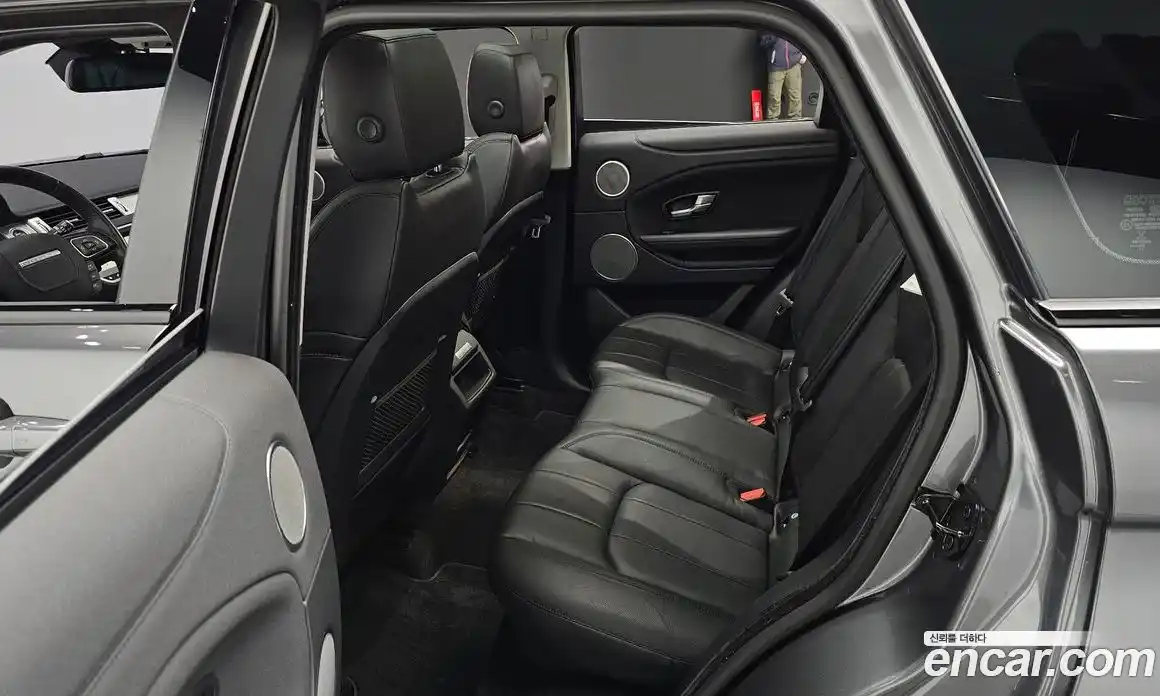 Land Rover Range-Rover Evoque 2018 2.0 гидро в Москве № 166124, фото 12