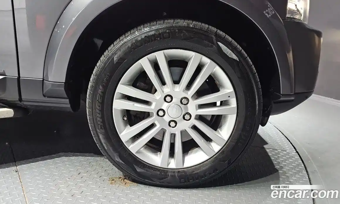 Land Rover Discovery 2016 3.0 гидро в Москве № 166454, фото 5