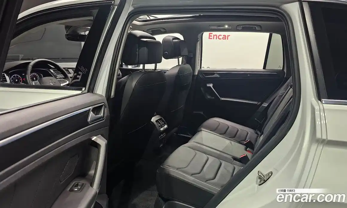 Volkswagen Tiguan 2022 2.0 гидро в Москве № 168787, фото 12