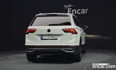Volkswagen Tiguan 2022 2.0 гидро в Москве № 168787, миниатюра 4