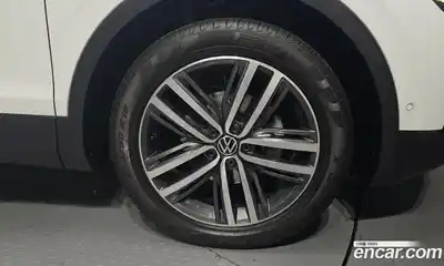 Volkswagen Tiguan 2022 2.0 гидро в Москве № 168787, миниатюра 5