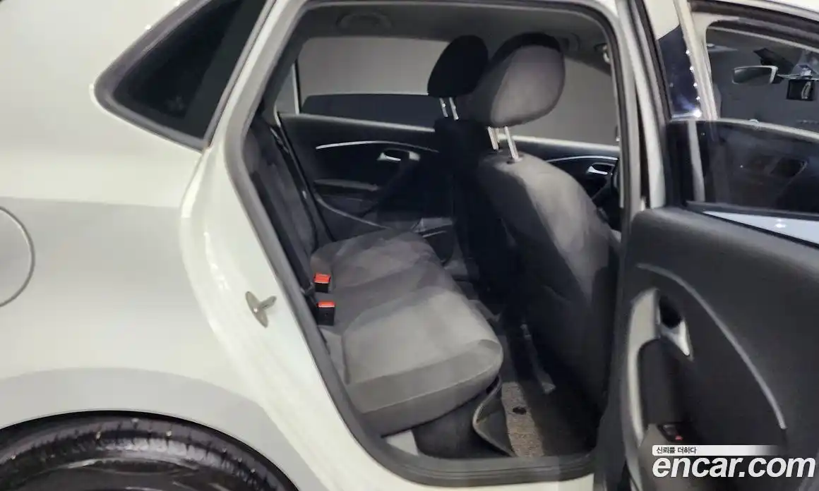Volkswagen Polo 2015 1.4 гидро в Москве № 169059, фото 12