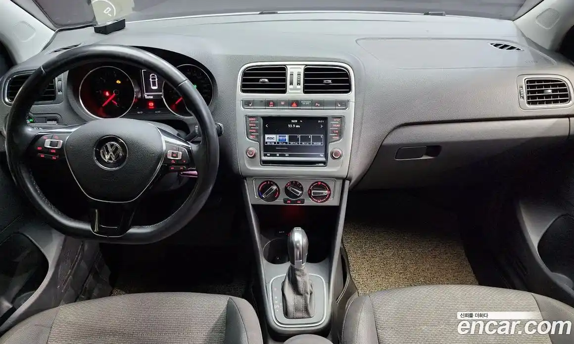 Volkswagen Polo 2015 1.4 гидро в Москве № 169059, фото 7