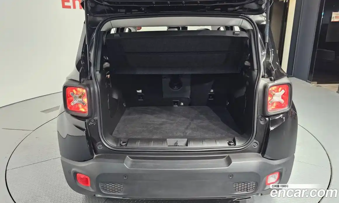 Jeep Renegade 2022 1.3 гидро в Москве № 169457, фото 20