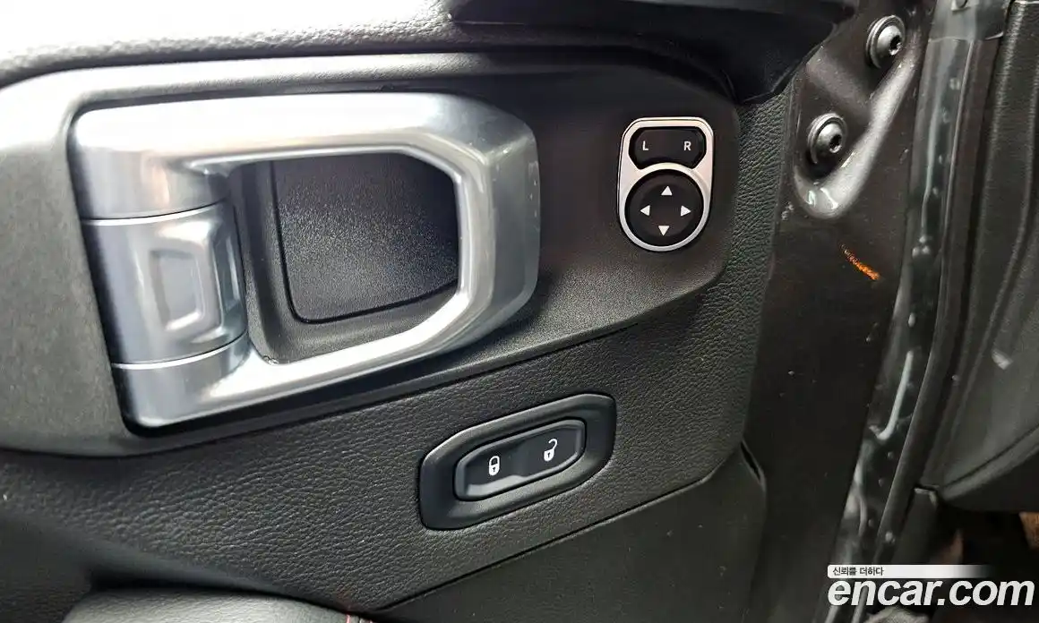 Jeep Wrangler 2023 2.0 гидро в Москве № 182401, фото 14