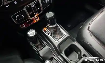 Jeep Wrangler 2023 2.0 гидро в Москве № 182401, миниатюра 9