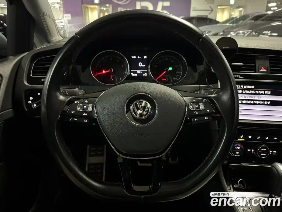 Volkswagen Golf 2016 1.4 гидро в Москве № 188172, фото 13